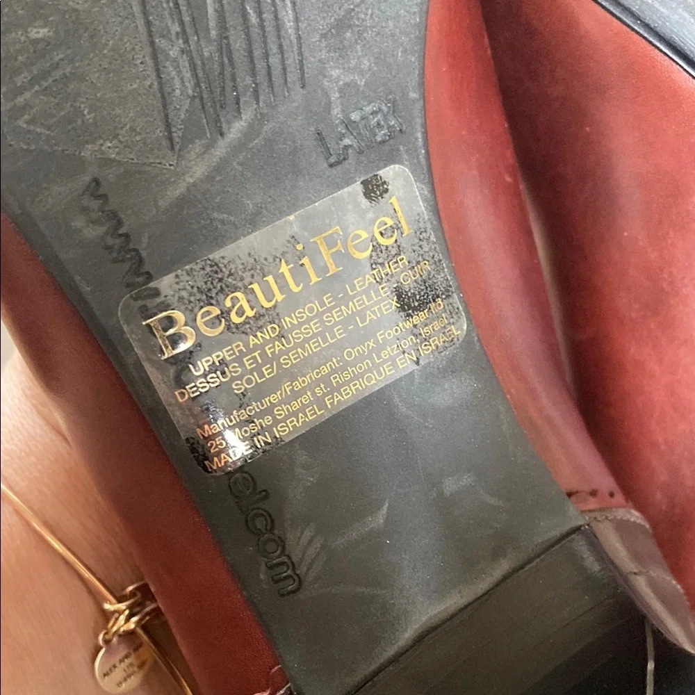 BeautiFeel Brown Heels with contrasting toe cap Detail. Sample. NWOB